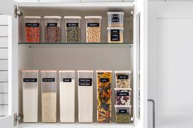 10-home-organization-hacks-realsimple-GettyImages-1337366360