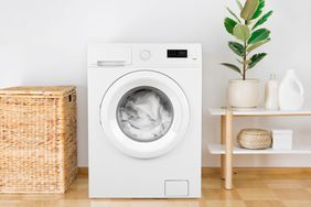 How to Sort Laundry, Washing Machine