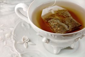 how-to-steep-tea-GettyImages-116418589